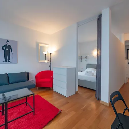 I Host - Don Minzoni 7 * Milaan